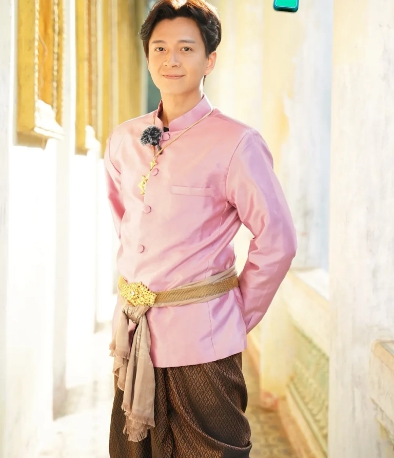 Album ảnh Ngô Kiến Huy đa phong cách khiến fan mê mẩn