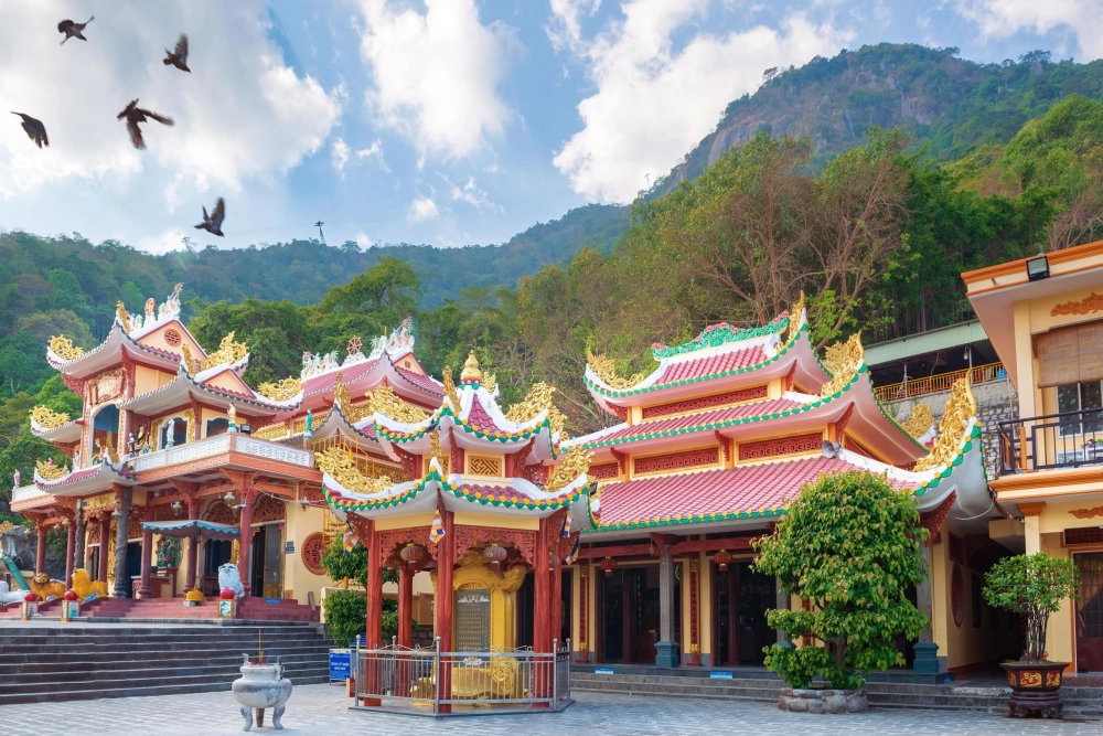 Chia sẻ núi bà đen review chân thực