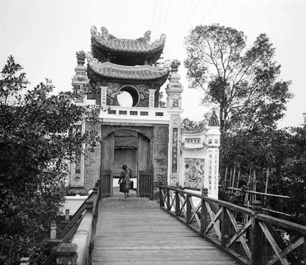 Đền Ngọc Sơn Hà Nội di tích lịch sử nổi tiếng thu hút khách du lịch