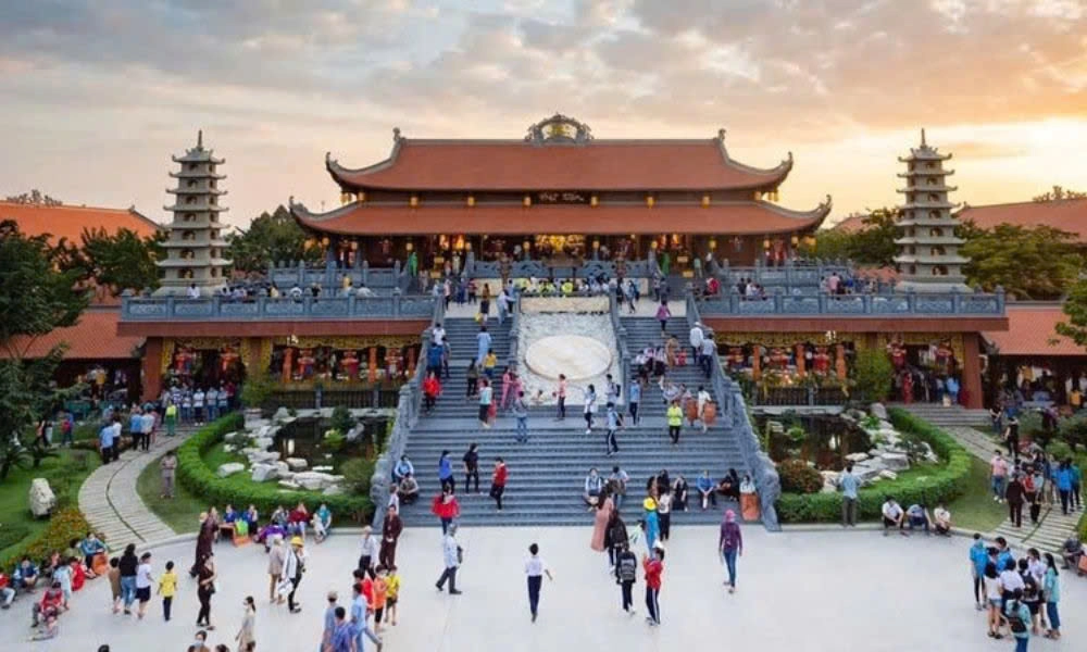 Đôi nét về chùa Vĩnh Nghiêm cổ kính giữa lòng Sài Gòn hiện đại