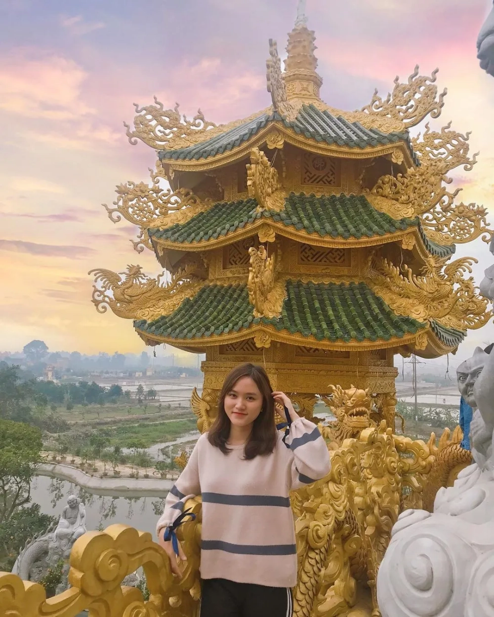 Hình ảnh của chùa Phúc Lâm La Mát đậm chất Á Đông tĩnh lặng