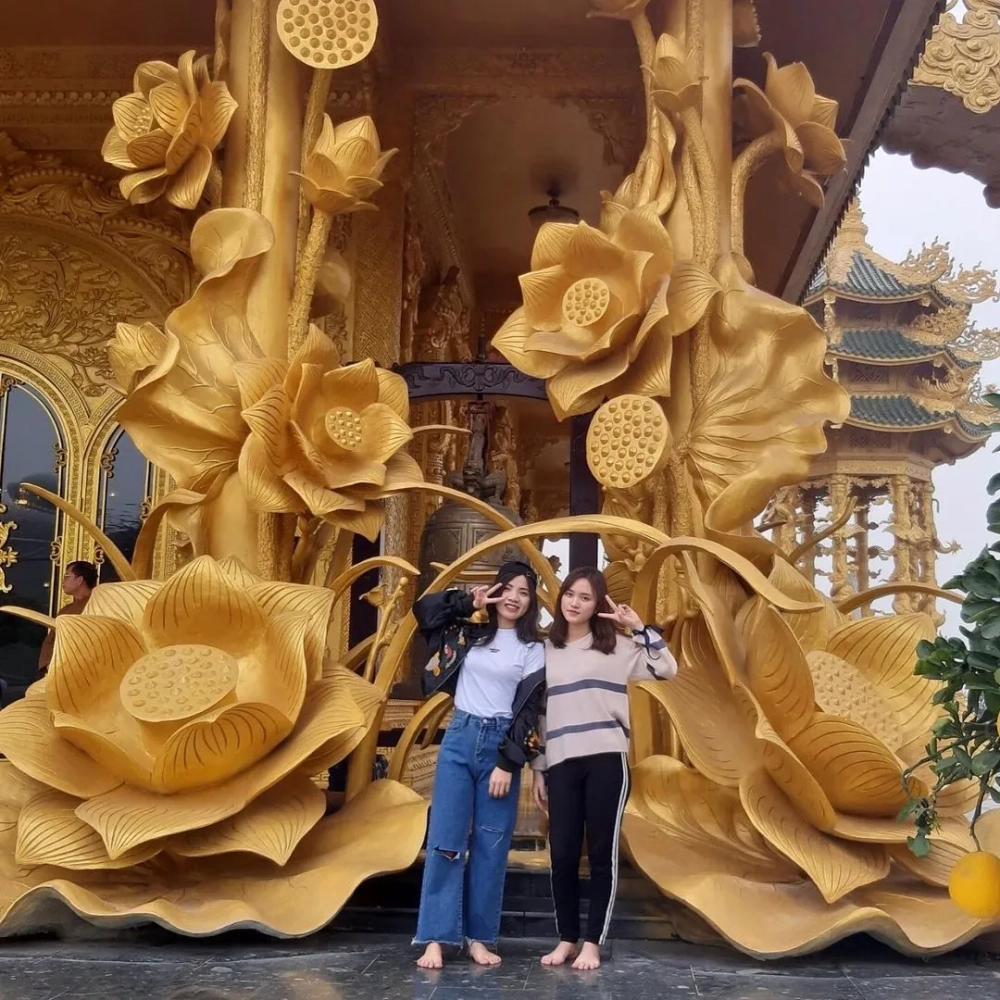 Hình ảnh của chùa Phúc Lâm Tiên Quán thu hút người yêu Phật giáo