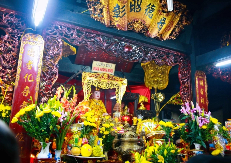 Khám phá vẻ đẹp tâm linh nghệ thuật tại Đền Ông Hoàng Mười