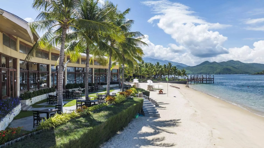 Khu du lịch hòn tằm sở hữu bãi biển đẹp và resort đẳng cấp