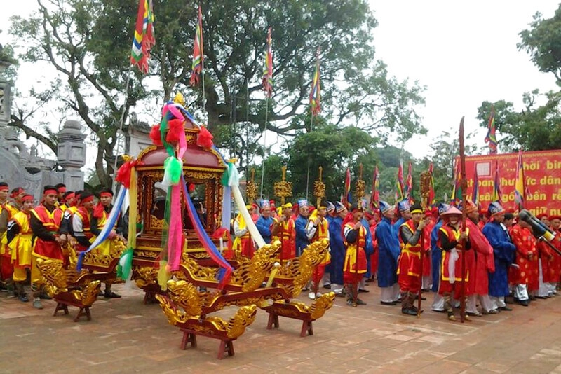 Lễ hội chùa bà đanh tổ chức vào mùa xuân thu hút nhiều du khách