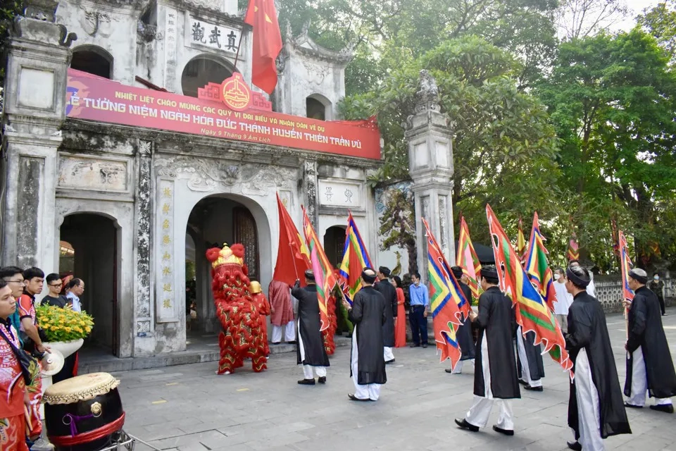 Lễ hội đền Quán Thánh diễn ra đầu xuân thu hút đông đảo người dân