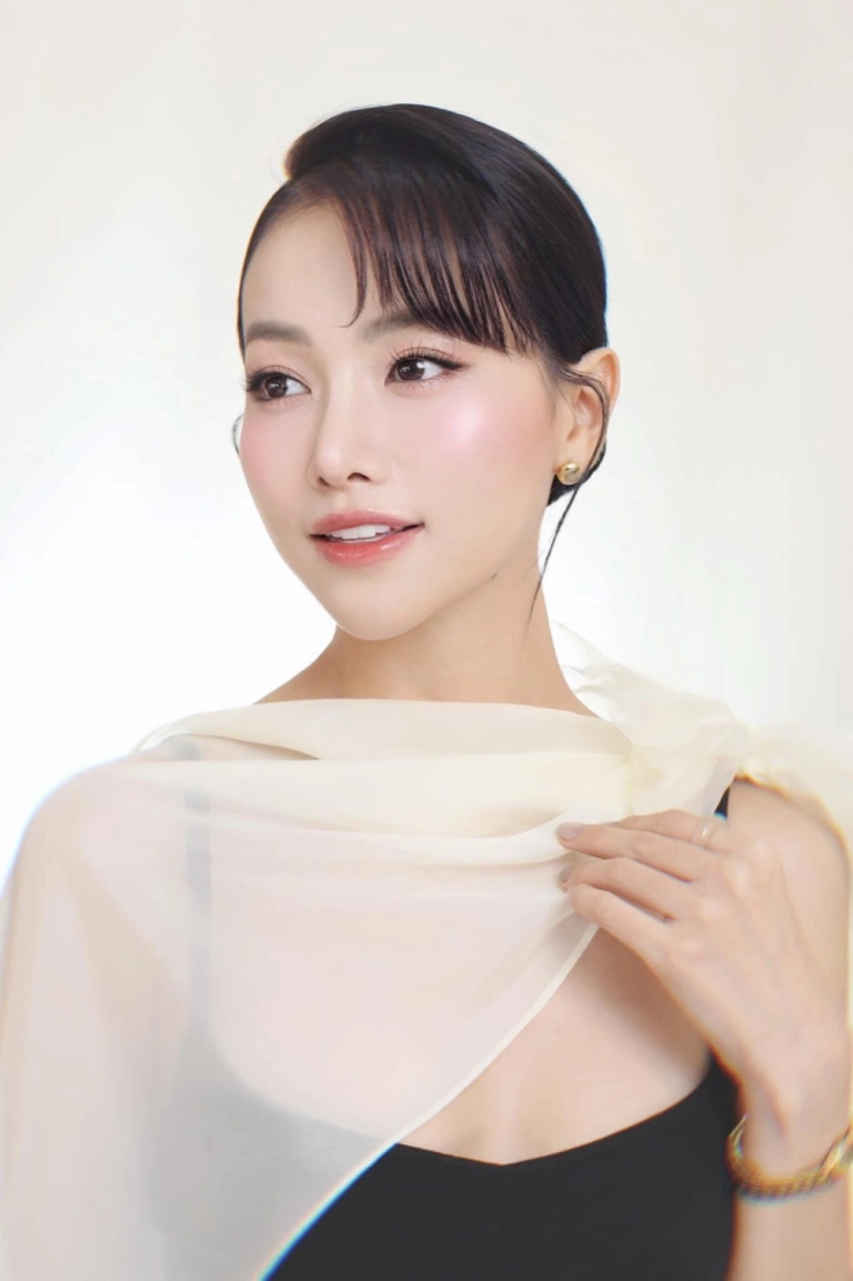 Ngắm nhìn loạt ảnh Hoa hậu Phương Khánh cực kỳ cuốn hút