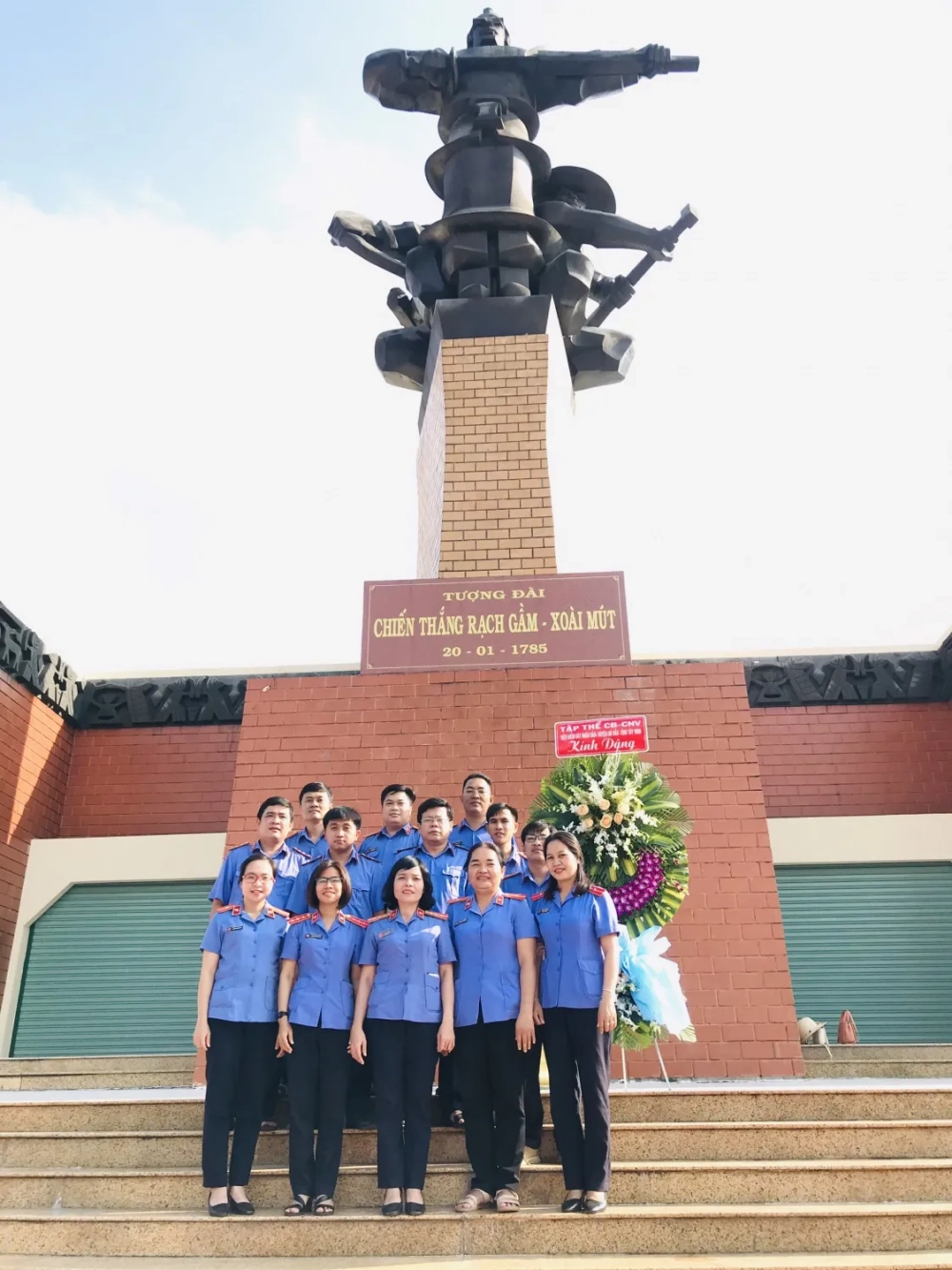 Nghe thuyết minh về khu di tích rạch gầm xoài mút thêm tự hào