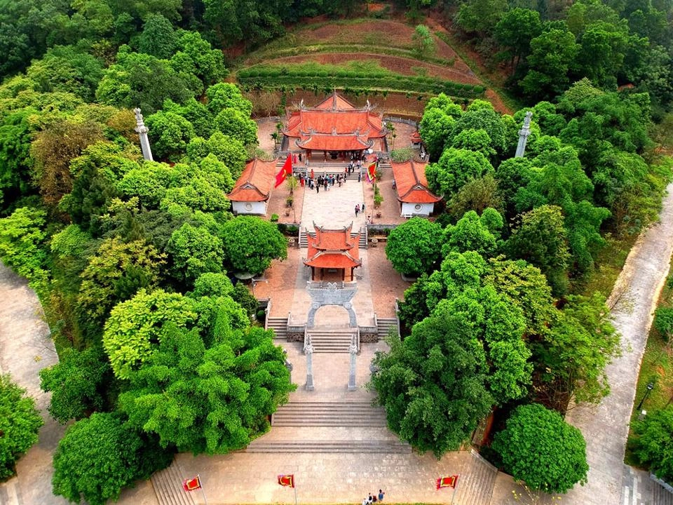 Trải nghiệm lễ hội tại đền hùng đầy trang nghiêm