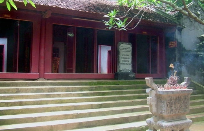 Tham gia lễ hội giỗ tổ đền hùng