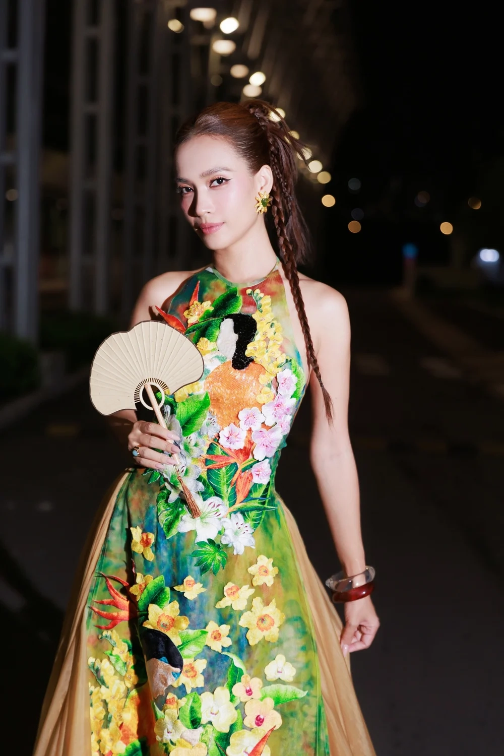 Cảm động với lời bài hát Ái Phương xin chào Việt Nam