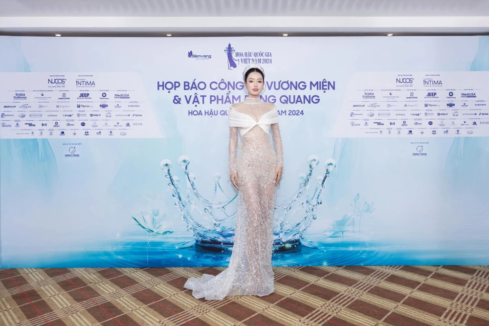 Không thể bỏ qua Hoa hậu Bùi Khánh Linh