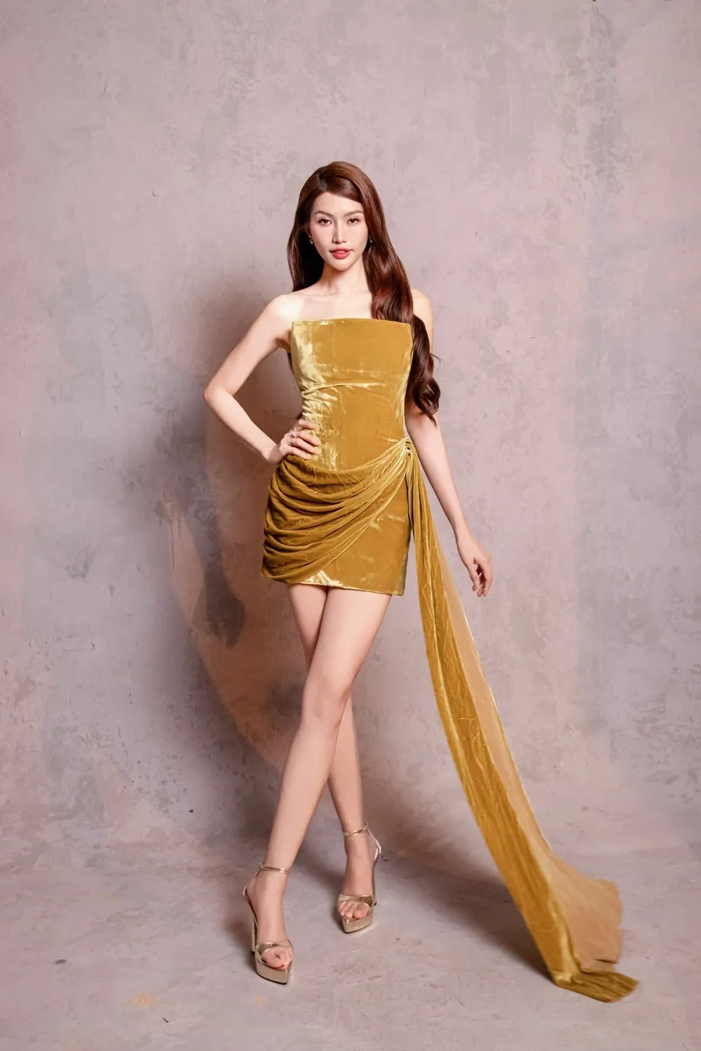 Hồ sơ đầy đủ nhất về Chế Nguyễn Quỳnh Châu profile