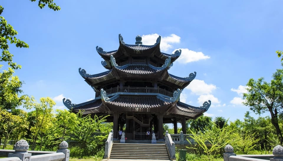 Lưu lại hình ảnh chùa bái đính đẹp nổi bật qua từng góc máy