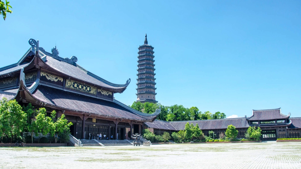 Đắm chìm trong hình ảnh về chùa bái đính đầy mê hoặc