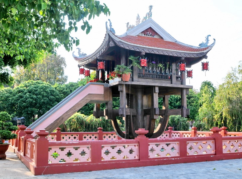 Khám phá hình chùa một cột trong từng khung hình, mỗi một ảnh đều có câu chuyện riêng