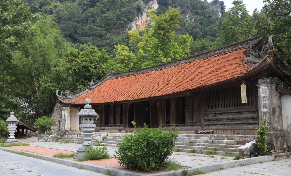 Lên kế hoạch du lịch chùa thầy ngay hôm nay