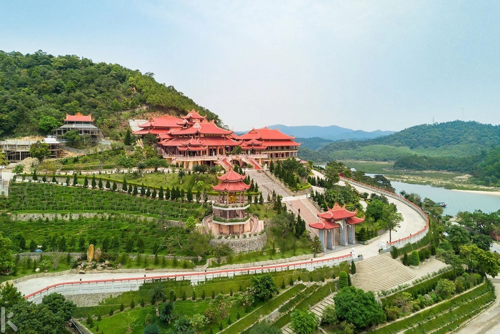 Chiêm bái di tích chùa Yên Tử linh thiêng