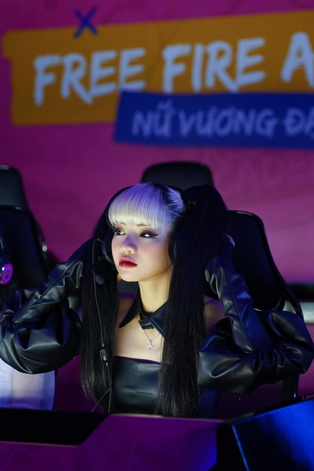 Theo dõi trang chính thức Instagram Ciin