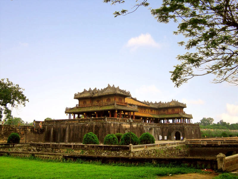Tự hào với di sản văn hóa cố đô huế