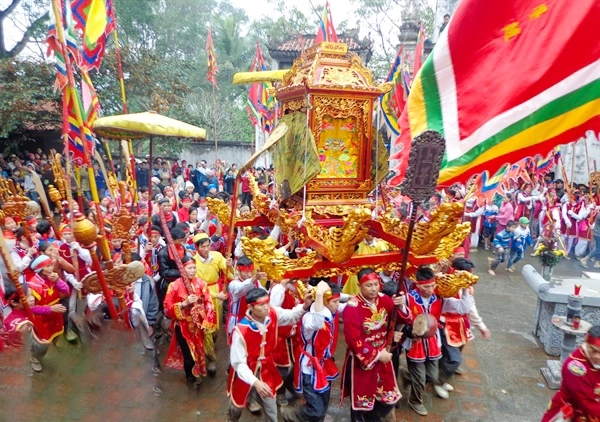 Tham gia lễ hội đền Bà Triệu để tìm hiểu về các phong tục tín ngưỡng