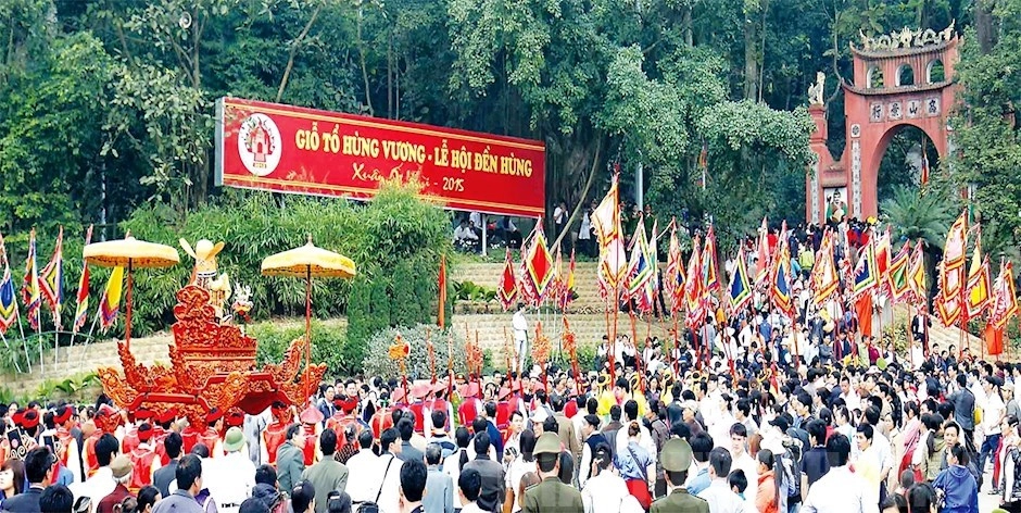 Nhớ về nguồn cội trong ngày vua Hùng