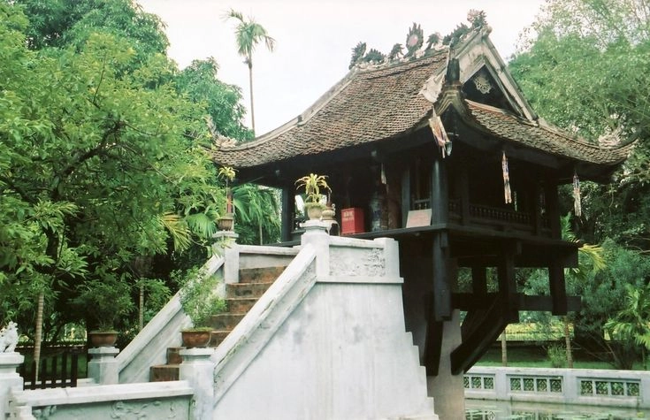 Tìm hiểu lịch sử chùa một cột và những câu chuyện không thể bỏ qua về di tích này
