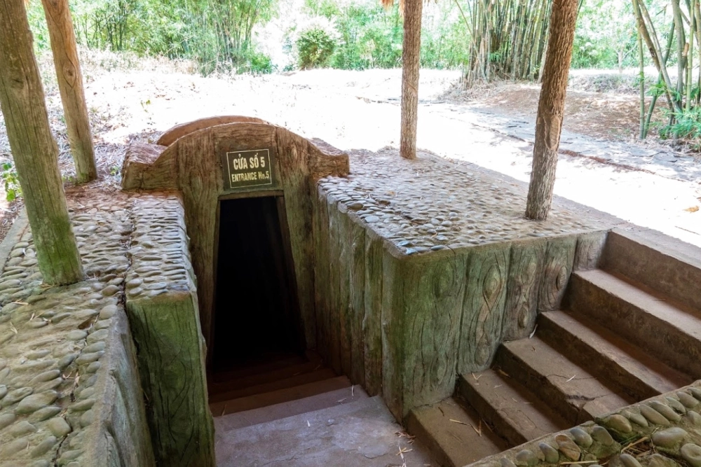Trải nghiệm thực tế tại củ chi địa đạo qua từng khung hình