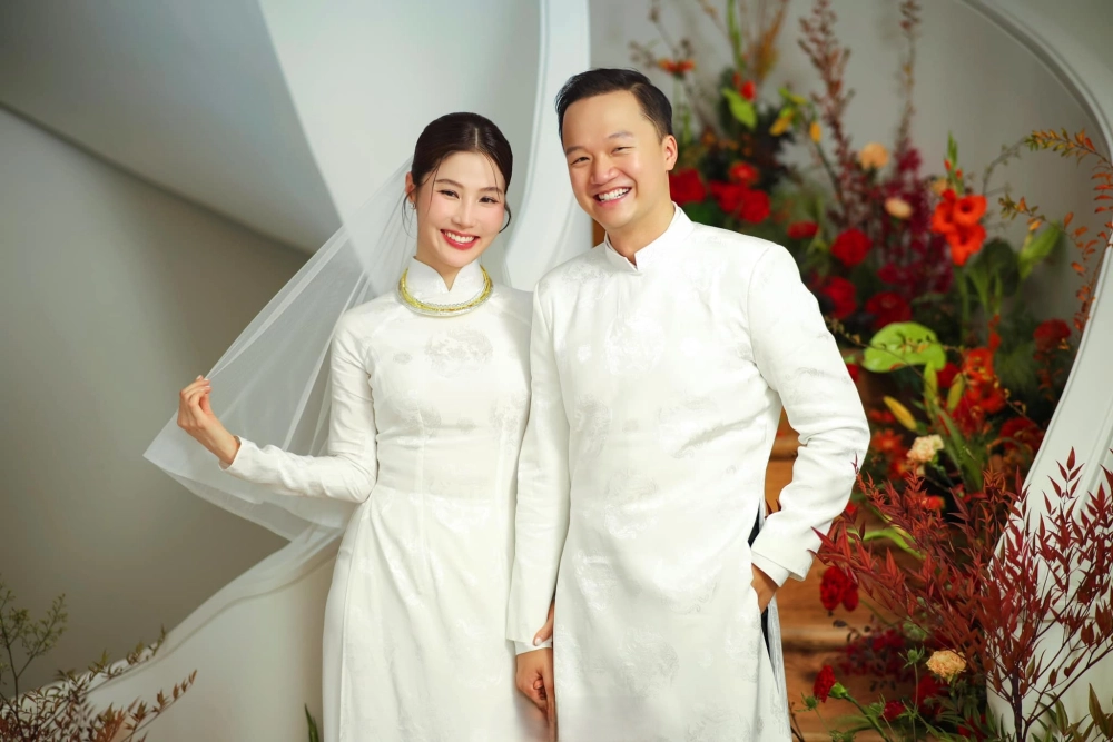 Váy cưới Diễm My 9x tinh tế và sang trọng
