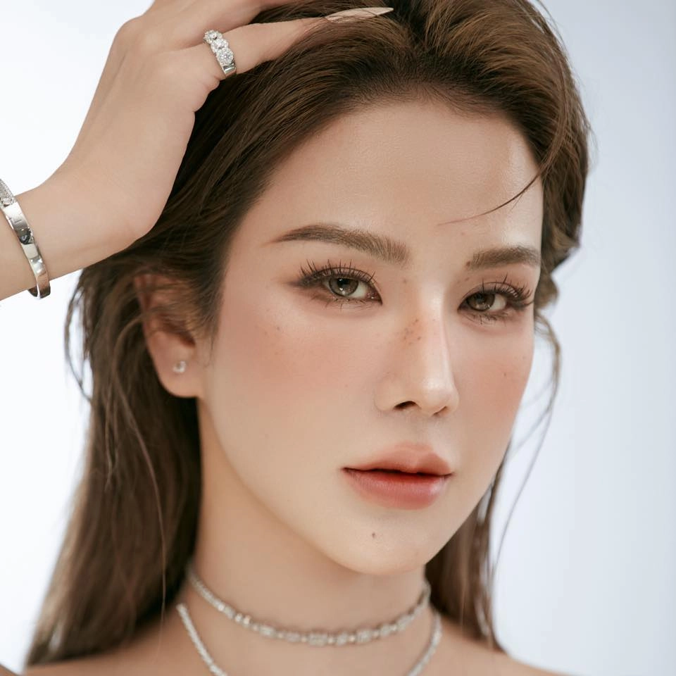Được biết đến là Dancer Diệp Lâm Anh tài năng
