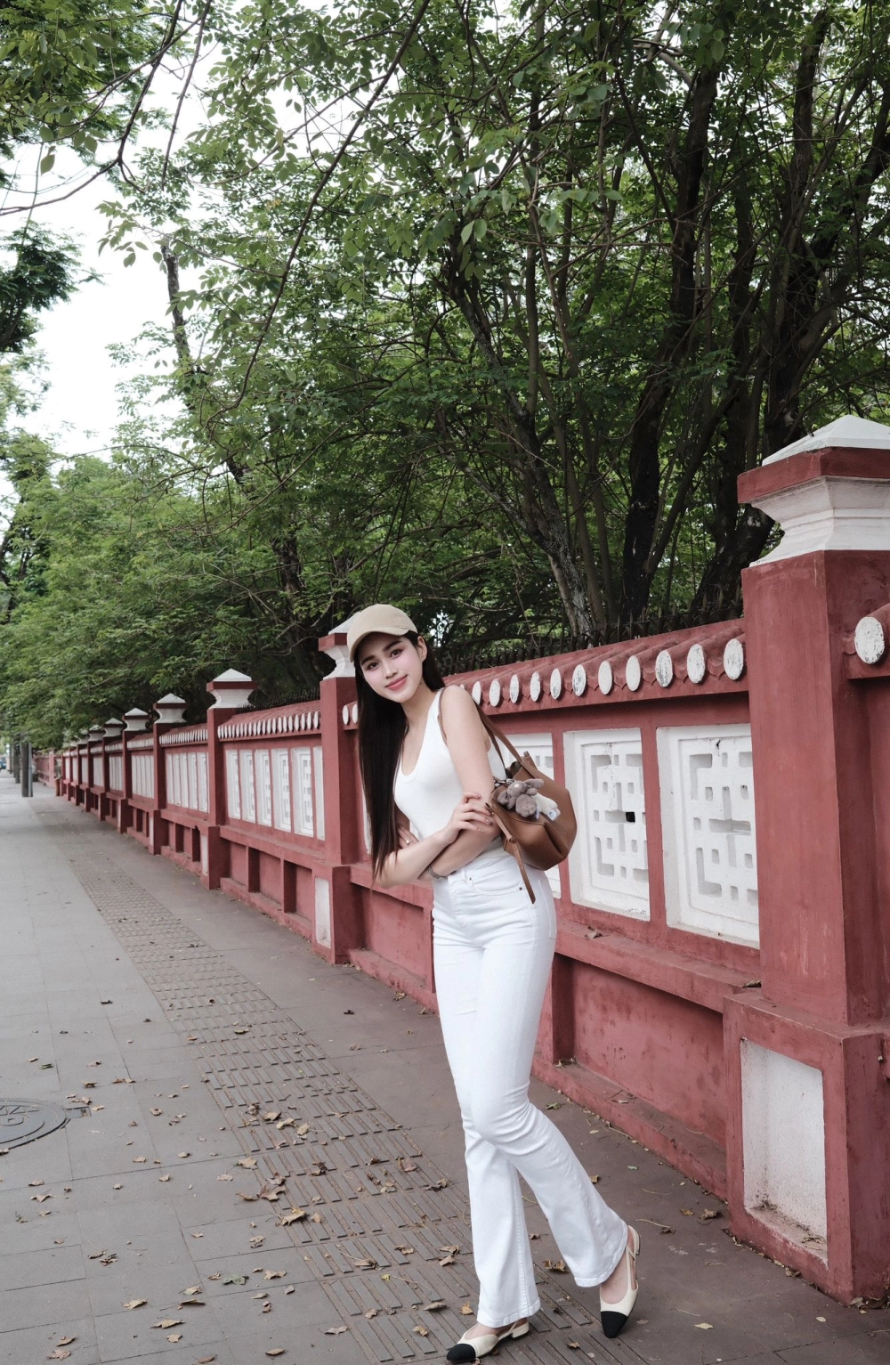 Sở hữu vóc dáng lý tưởng với số đo hoa hậu Đỗ Thị Hà