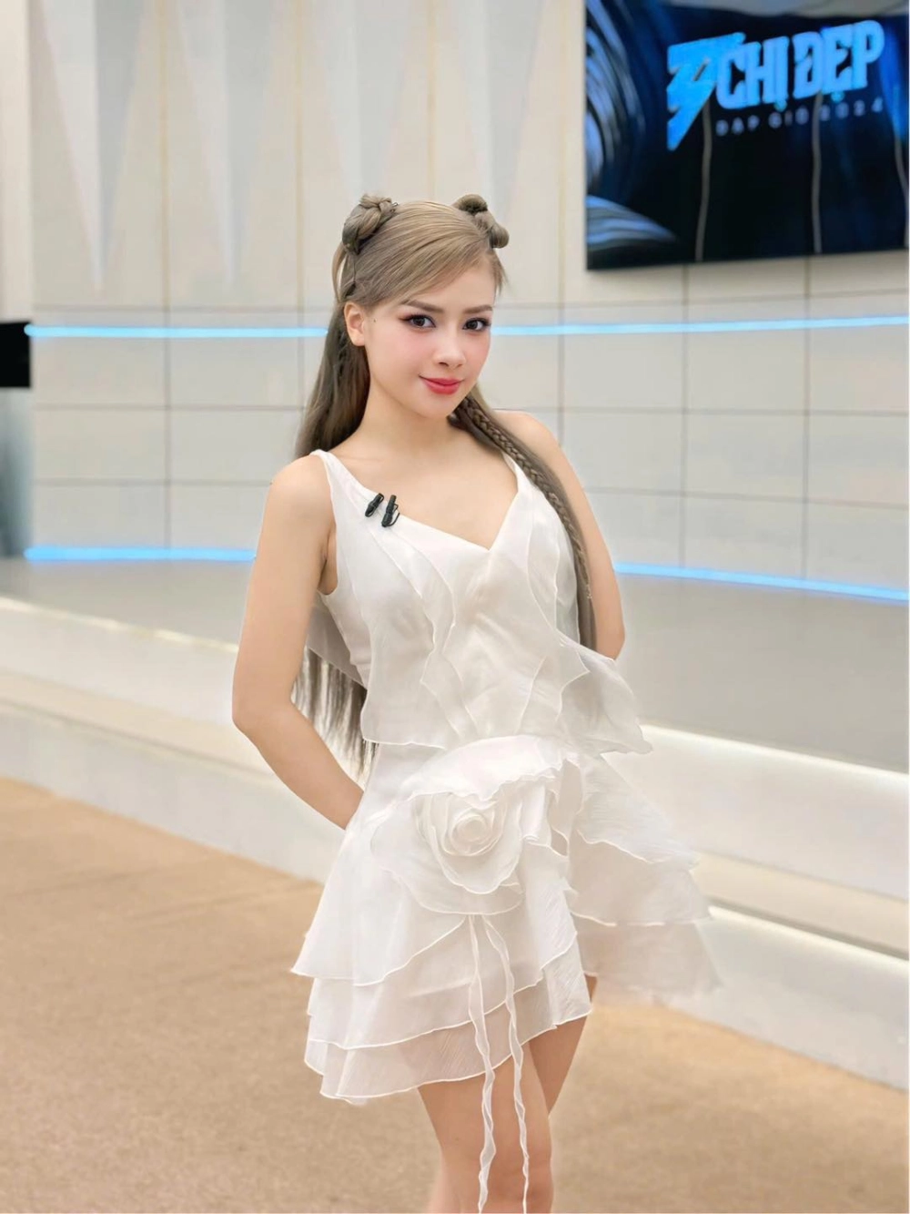 Cùng Dương Hoàng Yến karaoke và thể hiện giọng hát của mình