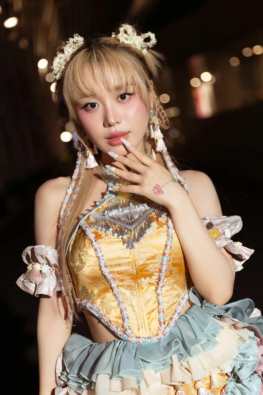 Nghe ngay lời bài hát Han Sara Lỡ Yêu Mất Rồi