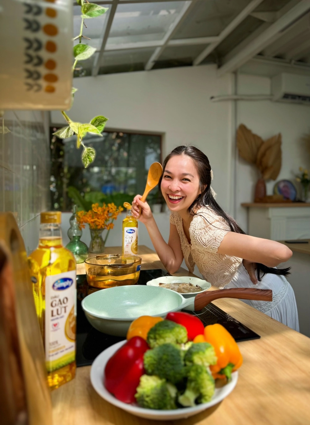 Đồng cảm với lời bài hát Hiền Thục Điều em lo sợ