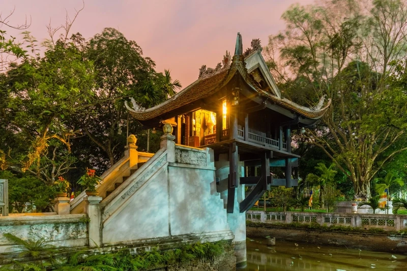 Chùa Một Cột xưa từng là một trong những công trình tôn nghiêm nhất của kinh đô Thăng Long
