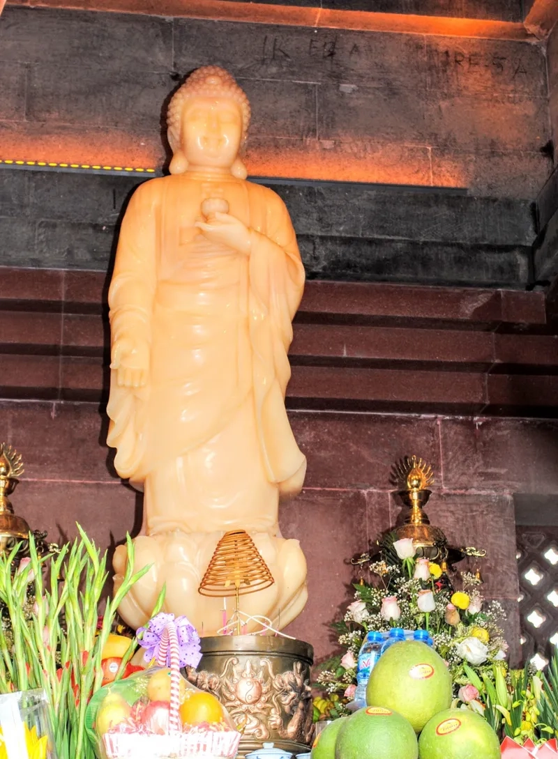 Phật Ngọc Chùa Tam Chúc là một trong những tượng Phật quý giá nhất, thu hút sự chiêm ngưỡng của nhiều người