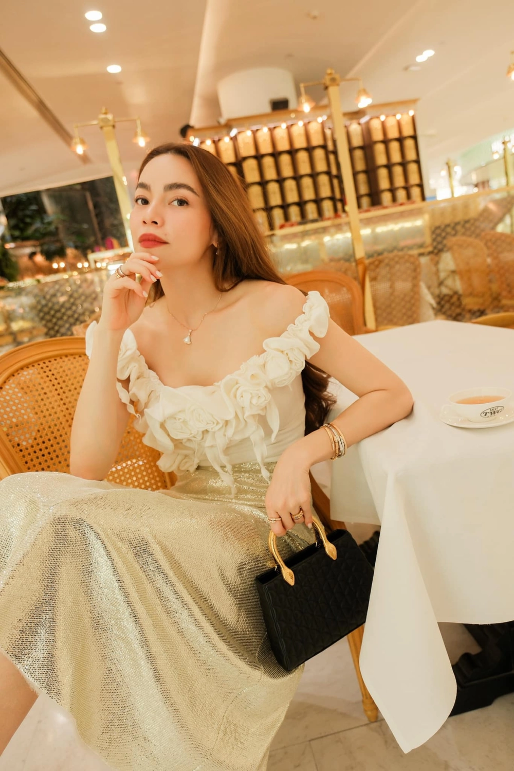 Lắng nghe tình yêu qua Hồ Ngọc Hà Love Song