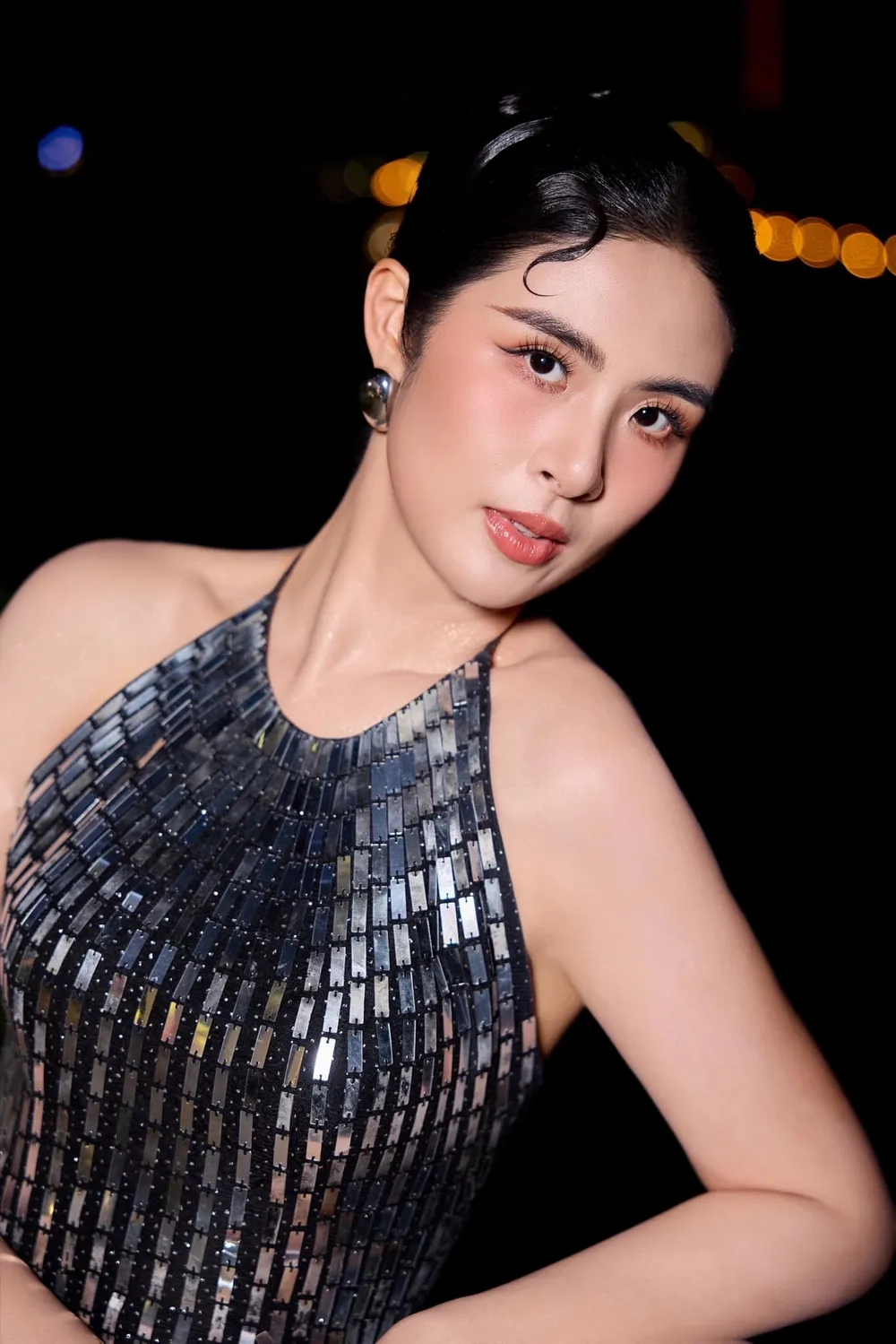 Loạt ảnh trong lễ hoa hậu Ngọc Hân cưới khiến dân tình mê mẩn