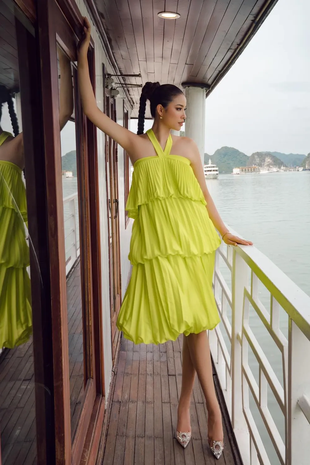 Vẻ đẹp vương giả của hoa hậu Hương Phạm