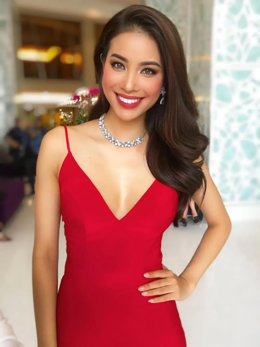 Gây ấn tượng tại cuộc thi Phạm Hương Miss Universe 2015