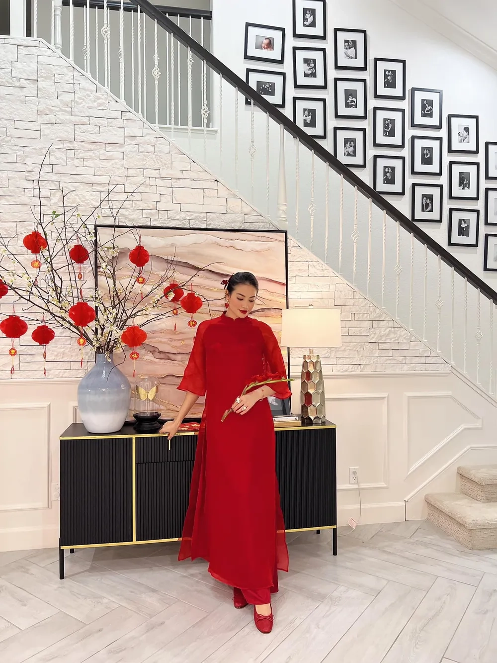 Cuộc sống hiện tại hoa hậu Phạm Hương giờ ra sao