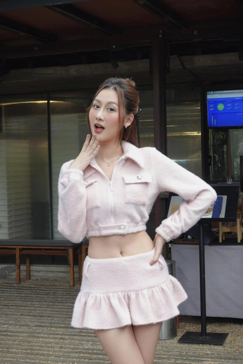 Khám phá Võ Lê Quế Anh Instagram để biết thêm về cuộc sống và sự nghiệp