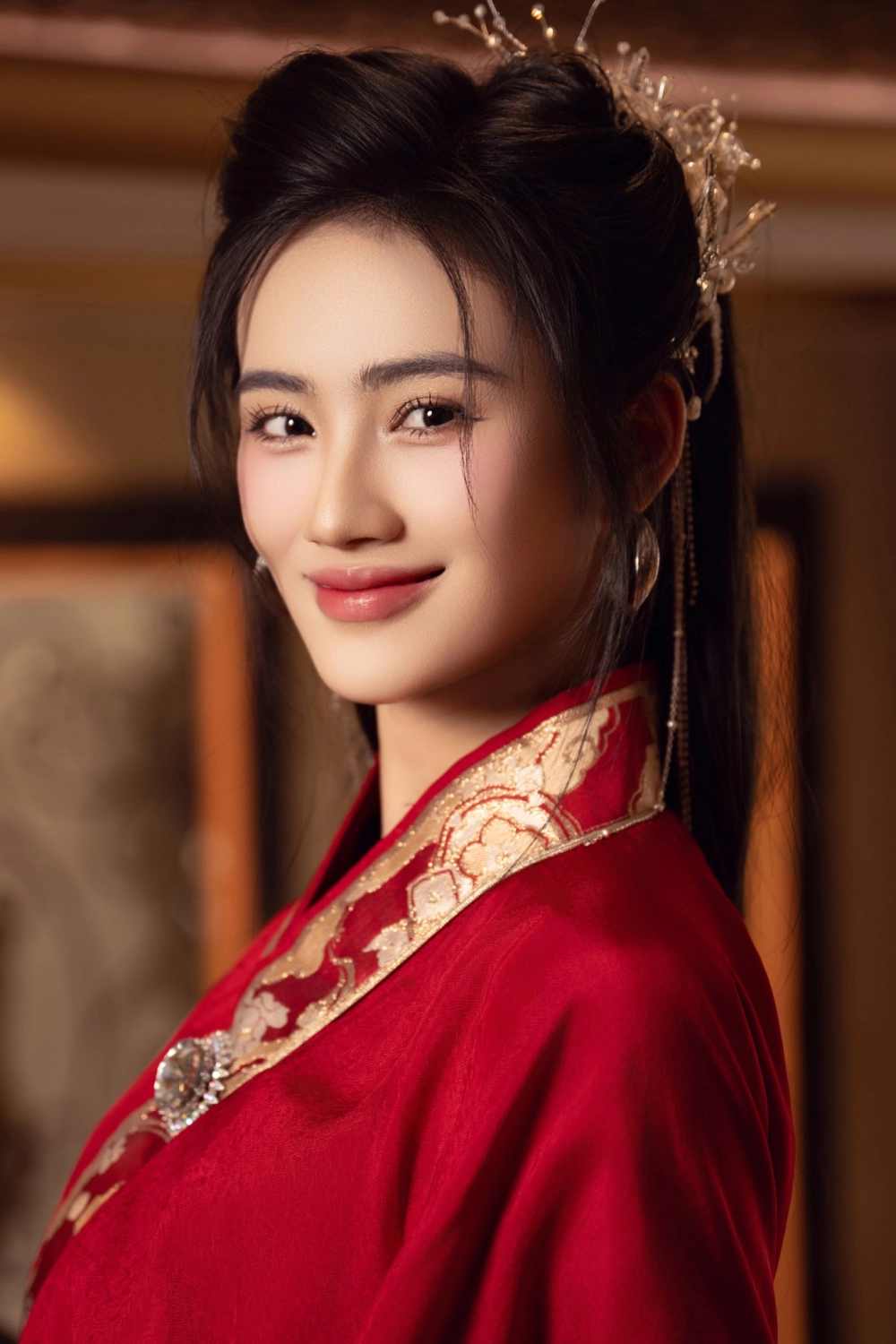 Hoa hậu Ý Nhi phẫu thuật thẩm mỹ có phải là sự thật