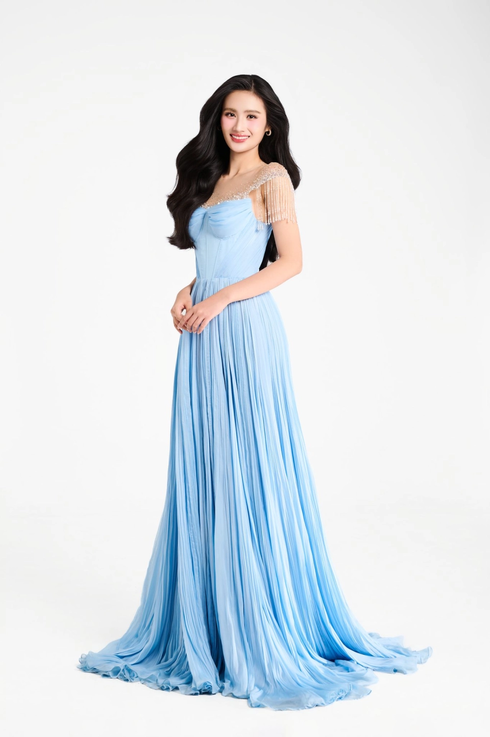 Cùng nghe câu trả lời của hoa hậu Ý Nhi trong những tình huống đặc biệt