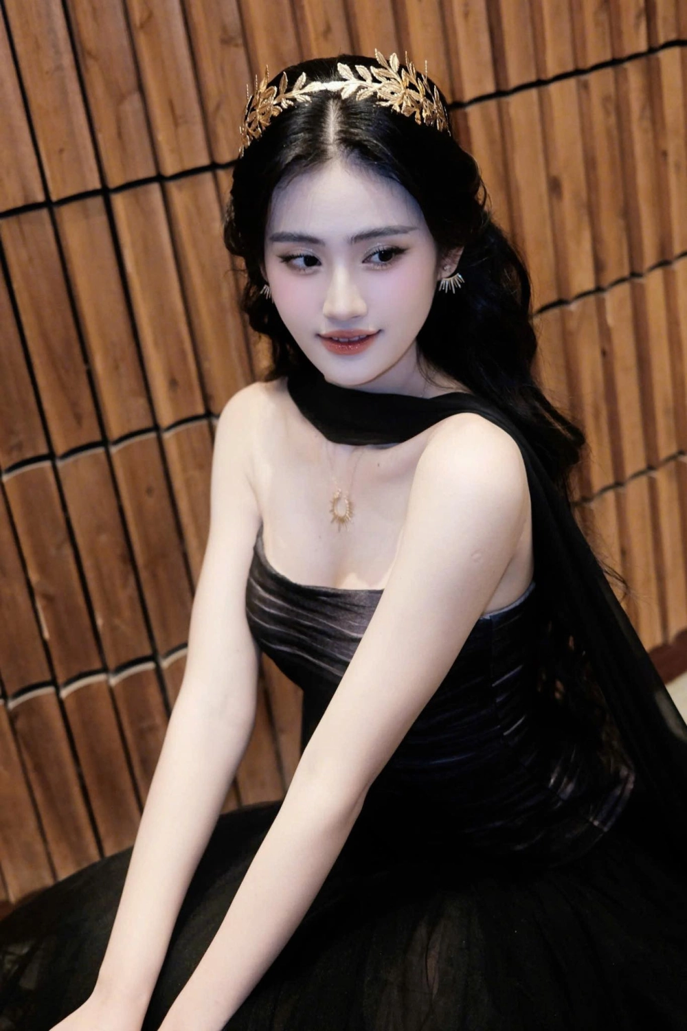 Drama hoa hậu Ý Nhi khiến cộng đồng mạng xôn xao