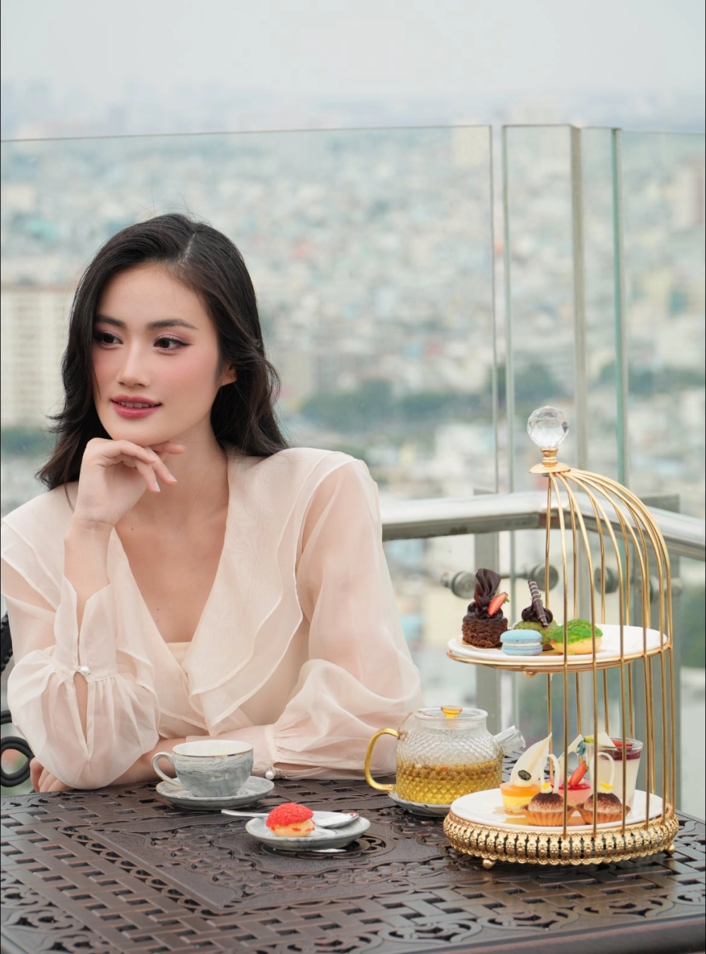 Hoa hậu Ý Nhi bây giờ ra sao cô ấy vẫn luôn rạng rỡ