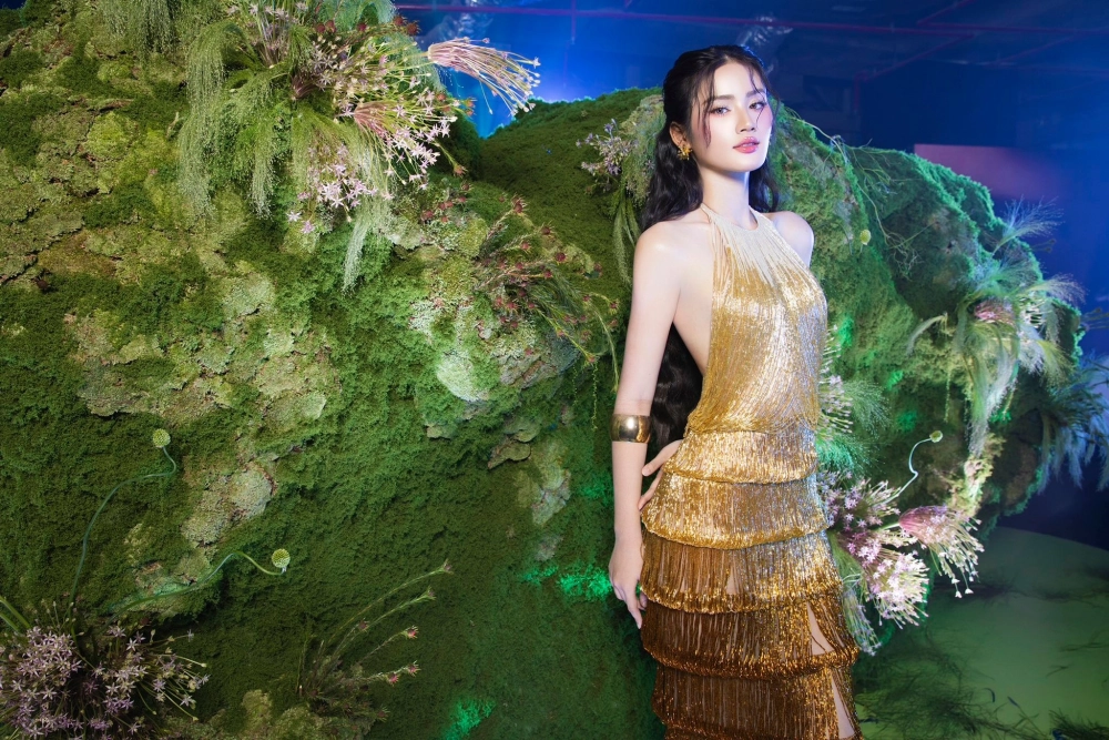 Hoa hậu Ý Nhi hiện tại đang làm gì sau khi đạt được vương miện