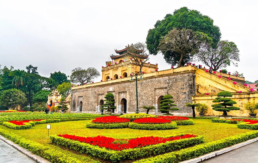 Cùng khám phá di tích hoàng thành thăng long với giá trị trường tồn