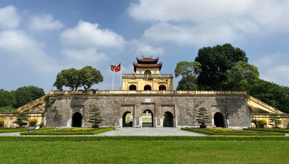 Đắm mình trong di tích lịch sử hoàng thành thăng long lâu đời