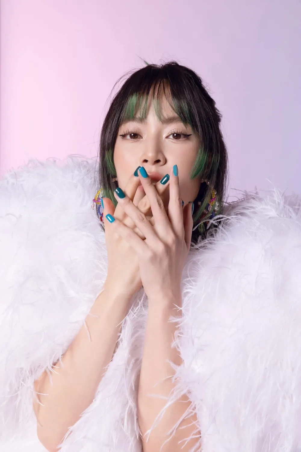 Bản phát hành cực hot album mới của Hoàng Thùy Linh